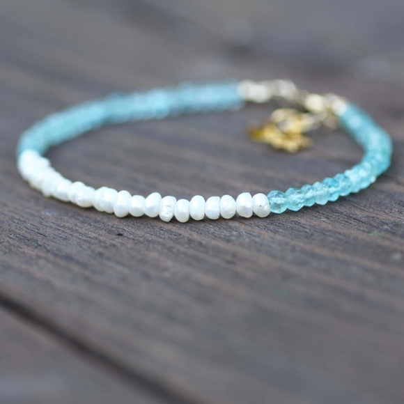 Handcrafted Green Apatite and Pearl Bracelet 14k Yellow Gold Filled 7" - 7.5" - Picture 4 of 5